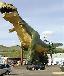 Le plus grand dinosaure du monde à Drumheller au Canada, érigé en 2000