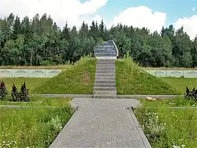 Monument au sommet du mont Dzerjinski.