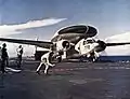 E-1B du VAW-12 sur le chat de l'USS Franklin D. Roosevelt - 1961
