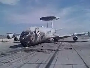 E-3 de l'USAF endommagé sur la piste de la Nellis Air Force Base le 28 août 2009.