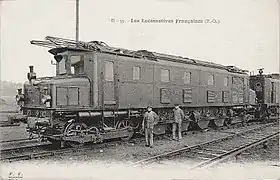 Le prototype E 502 équipée de frotteurs latéraux pour la prise de courant par 3e rail.