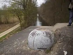 Cloche d'observation du fort d'Ében-Émael. L'endroit est aussi exposé que stratégique.