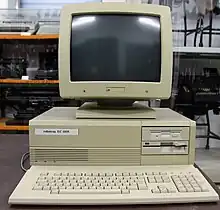 L'EC 1835-C était un ordinateur compatible IBM-PC fabriqué par le combinat Robotron de Karl-Marx-Stadt de 1984 à 1990.