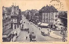 ... et place Corbis, Faubourg des Ancêtres.