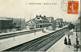 Intérieur de la gare, à la même époque.