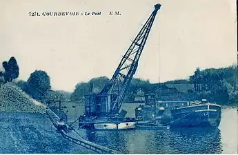 Avant de devenir une commune tertiaire, l'activité économique de la ville était tournée vers la Seine.