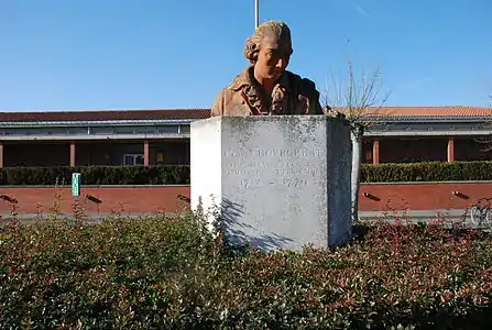 Monument à Claude Bourgelat, vestige de la statue de 1892, École nationale vétérinaire de Toulouse.