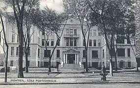 228, rue Saint-Denis, vers 1910.