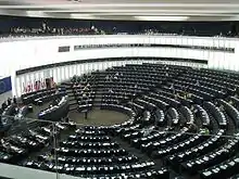 Le Parlement européen.