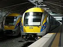 UEM KTM ETS de classe 91 à la gare d'Ipoh