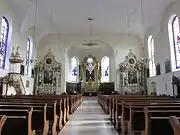 Vue intérieure de la nefvers le chœur.