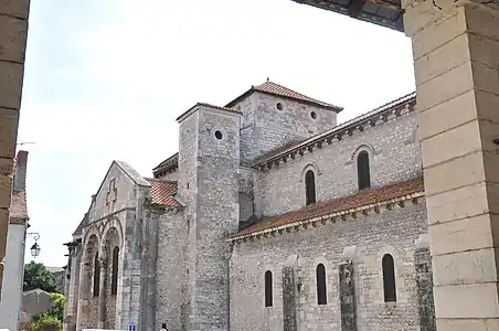 Abbatiale Saint-Léger, vue de la halle