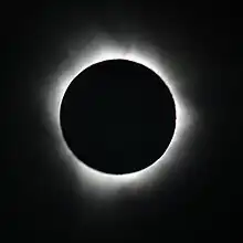 Éclipse depuis l'atoll de Hao, dans l'archipel des Tuamotu, en Polynésie française.