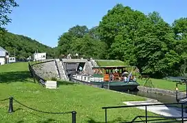 Écluse à Deluz (Doubs).