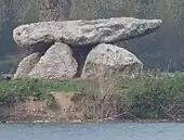 Dolmen de la Pierre Pucre à Ecluzelles