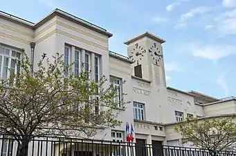 L'école Louis-Pasteur, classé « bâtiment remarquable de l'après-guerre ».