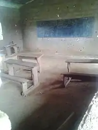 L'intérieur d'une salle de classe de l’école.