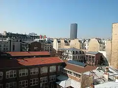 Vue de l'école depuis la terrasse du 128, rue d'Assas.