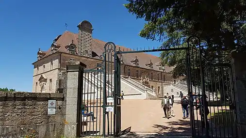 Ecuries du château de Chaumont en Charolais