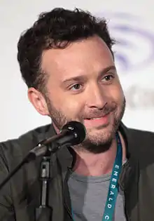 Eddie Kaye Thomas dans le rôle de Toby Curtis