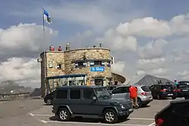 Le bâtiment au sommet de la route panoramique Edelweißspitze.