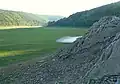 Le lac à sec près du village disparu d'Alt-Asel ; la craie est normalement sous le niveau d'eau (2008)