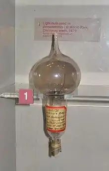 Lampe électrique de Thomas Edison (1879).