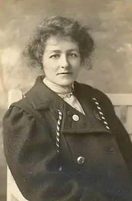 Edith New (1908)