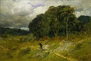 Une peinture à l'huile pastorale. Au premier plan, une petite silhouette portant une hache sur l'épaule s'accroche à son chapeau dans un vent violent alors qu'elle se fraye un chemin sur un sentier de campagne. À l'arrière-plan, plusieurs arbres sont pliés par le vent et le ciel au-dessus, bien qu'encore un peu ensoleillé, contient des nuages sombres à l'horizon.