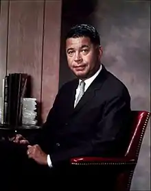 Edward Brooke, premier Afro-Américain procureur général d'un État (1963-1967).