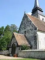 Le porche de l'église.