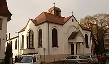 Église avec statue de Ste Thérèse