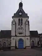 Entrée de l'église Saint-Pierre.