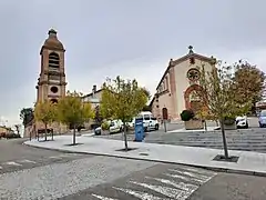 Église et campanile de la Nativité de Notre-Dame