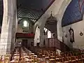 Église Notre-Dame-de-Confort : la nef et la chaire à prêcher.