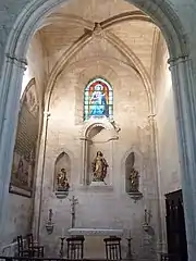 Intérieur église.