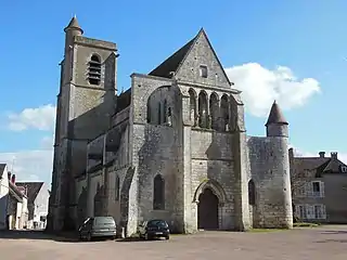 Église Saint-Adrien de Mailly-le-Château