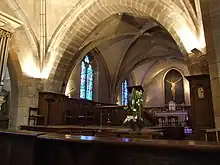 Le chœur vu du transept droit.