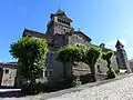 Photo de l'ensemble de l'église vu depuis le cretel