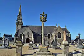 L'église et le calvaire