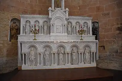 Intérieur de l'église Saint-Ferréol .