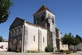 L'église Saint-Martin de Coux.