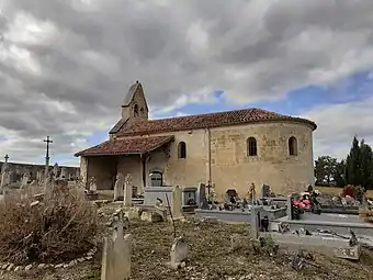 L'église et le cimetière.