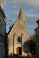 Photographie en couleurs de la façade d'une église.