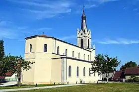 L'église de Noironte vue depuis le verger de la cure.