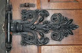 Penture de la porte latérale.