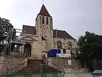 L'état de l'église Saint Germain de Charonne (juillet 2014) durant les travaux de stabilisation du terrain (2014-2016) sur lequel repose l'église.