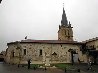 Église Saint-Cyr.