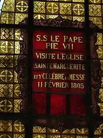 Détail du vitrail commémorant la visite du pape Pie VII en 1805.