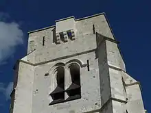 Photographie montrant le haut du clocher, restauré en 2012